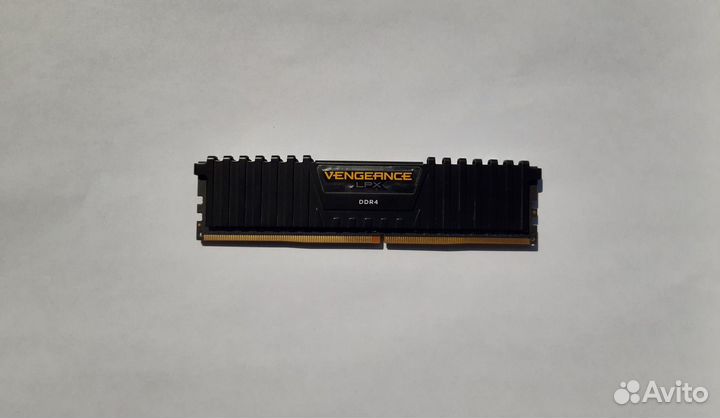Оперативная память ddr4 corsair 8gb