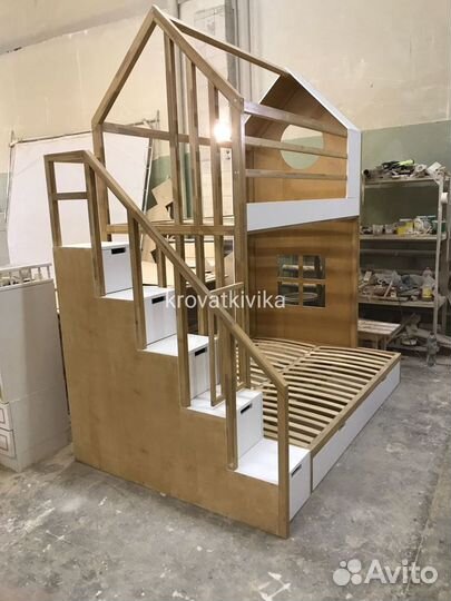 Кровать домик с разными спальными местами