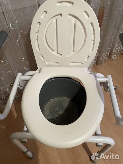 Санитарный стул