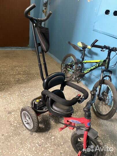 Детский велосипед с ручкой