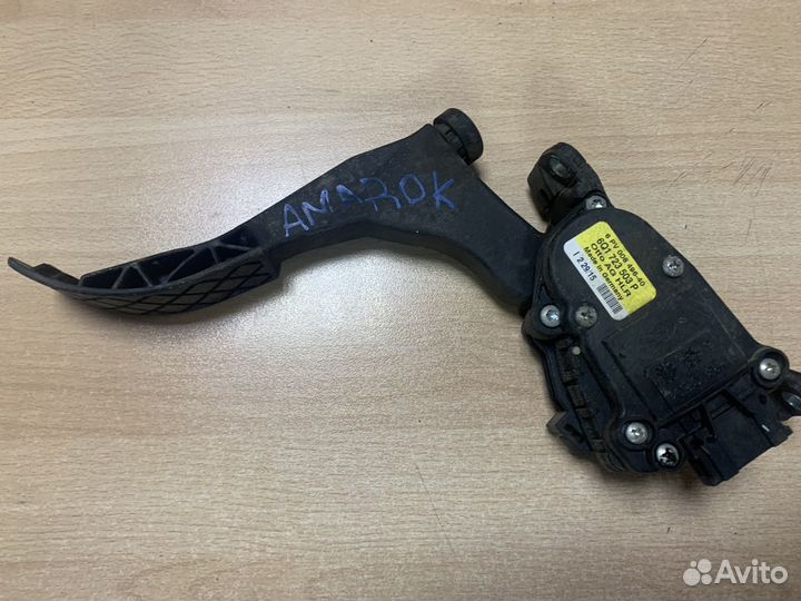 Педаль газа Volkswagen Amarok