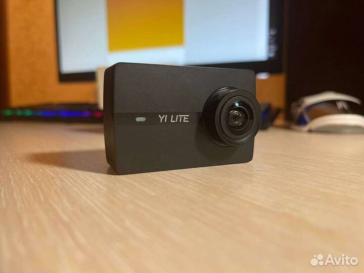 YI Lite Action