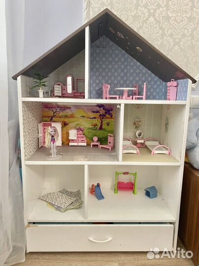 Большой кукольный домик
