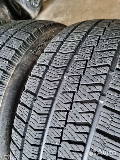 Bridgestone Blizzak Ice 205/50 R17 93H