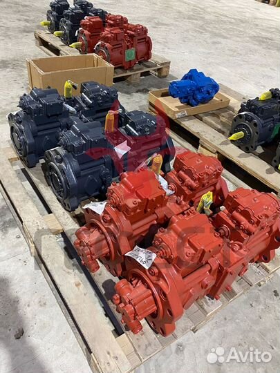 Основной насос Hyundai R210W-9AMH 31Q6-15010