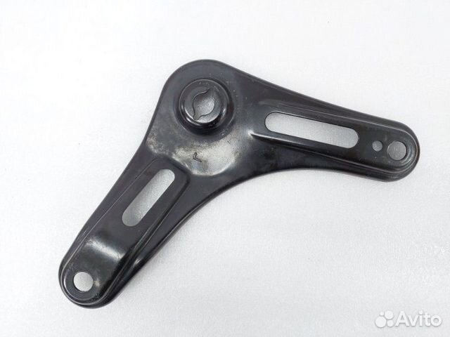 Кронштейн подрамника задний левый Hyundai Sonata