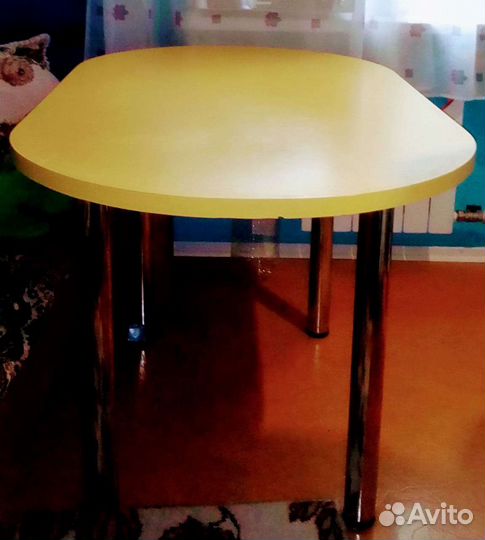 Кухонный стол б/у