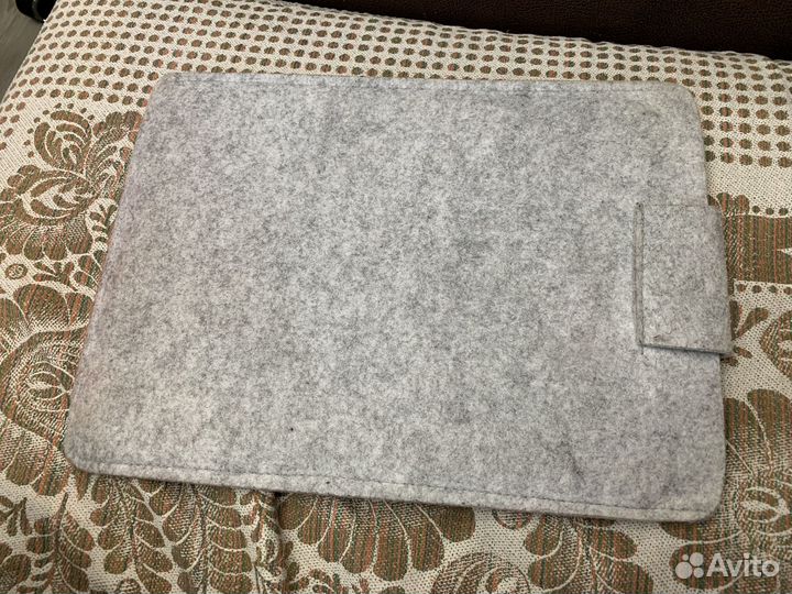 Сумки и чехлы для MacBook