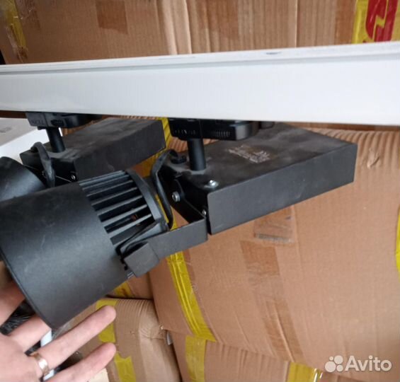 Трековые светильники lival