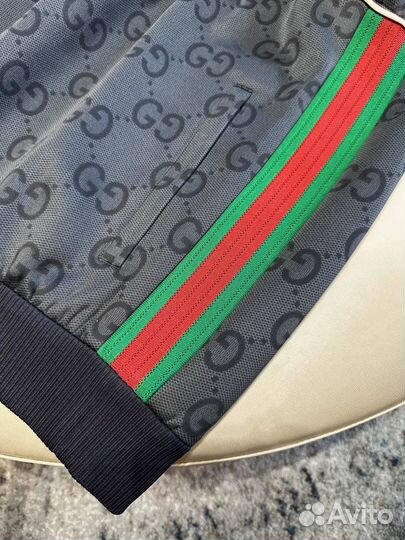 Куртка с капюшоном и узором Gucci Jumbo GG