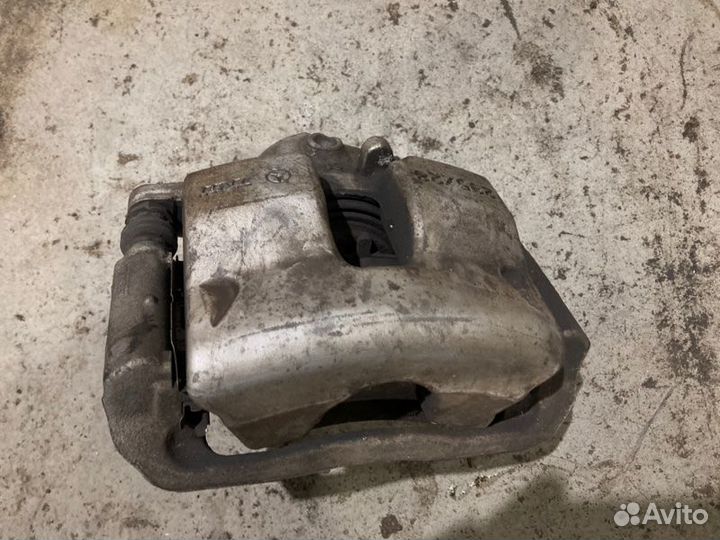 Суппорт передний левый Mercedes-Benz E-Class C207