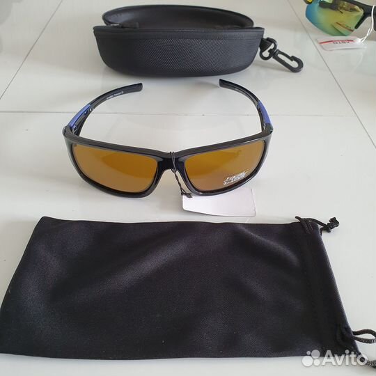 Поляризационные очки в кейсе