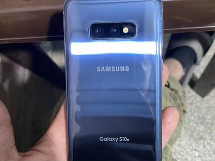 Samsung Galaxy S10e, 8/128 ГБ