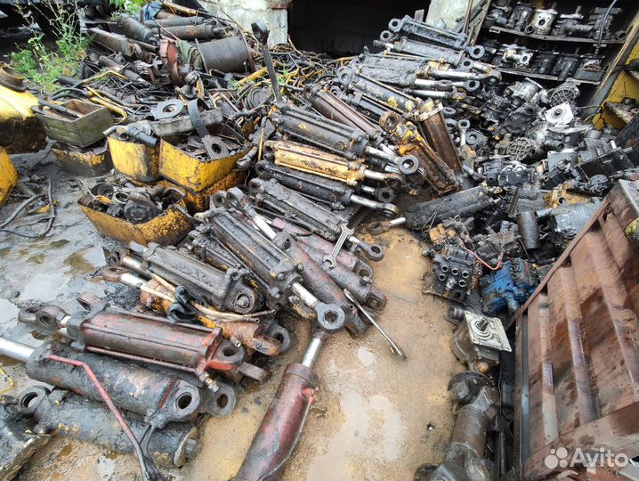 Гидроцилиндр на Кировец