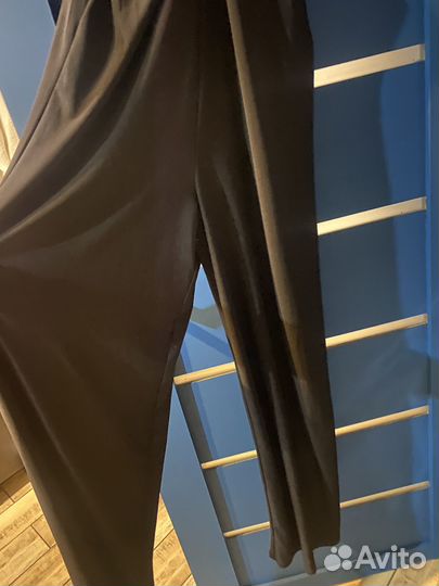 Комбинезон с разрезами