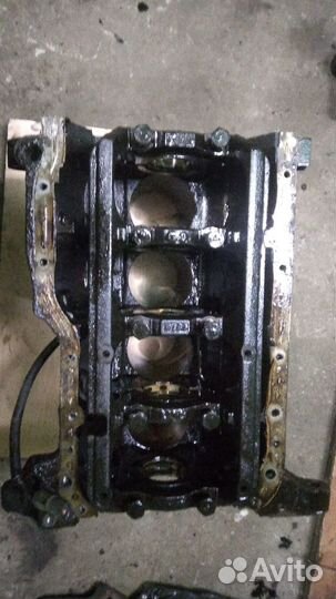 Блок цилиндров Mitsubishi Carisma 1.6 4G92