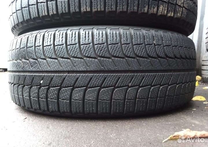 Michelin X-Ice XI3 215/60 R17 96T