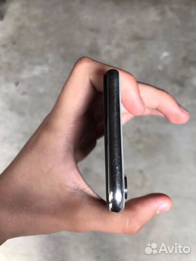 iPhone X, 64 ГБ