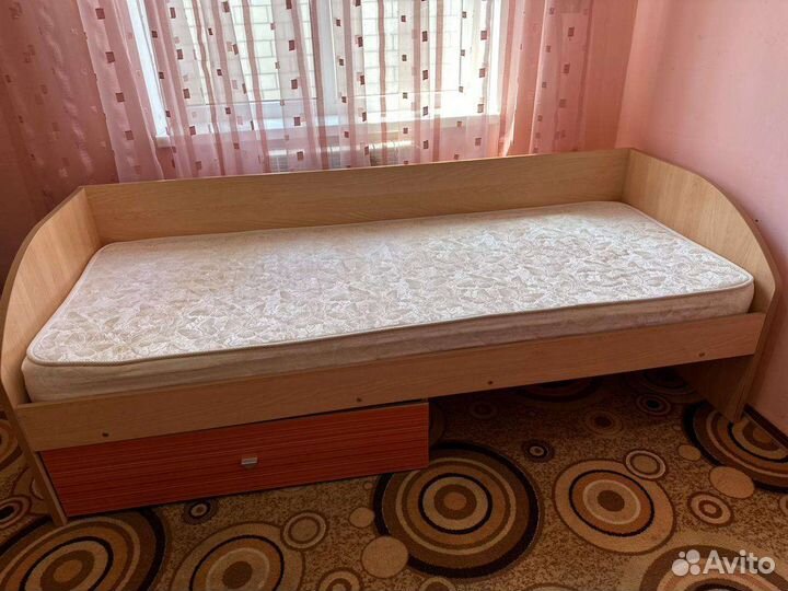 Кровать