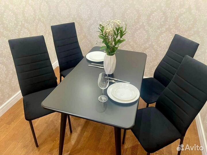 Стол кухонный