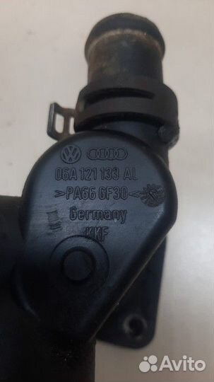 Тройник системы охлаждения Volkswagen Golf