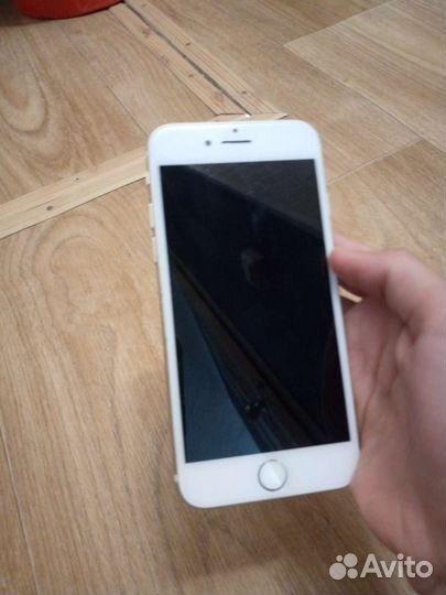 Телефон iPhone 7 нет контроллера питания,обмен