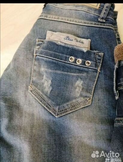 Джинсы зауженые