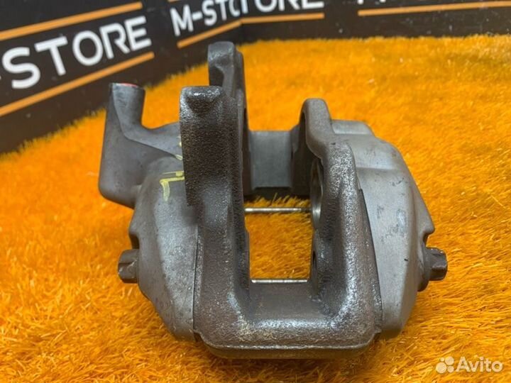 Суппорт передний левый Mercedes-Benz C-Class W203