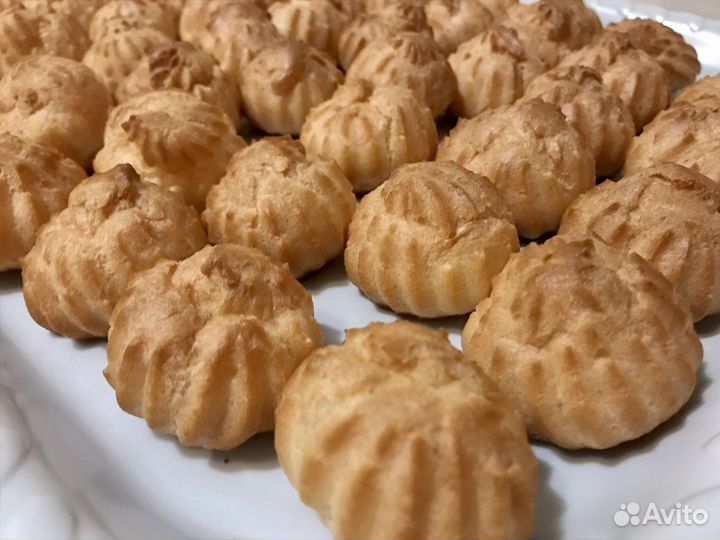 Профитроли и эклеры