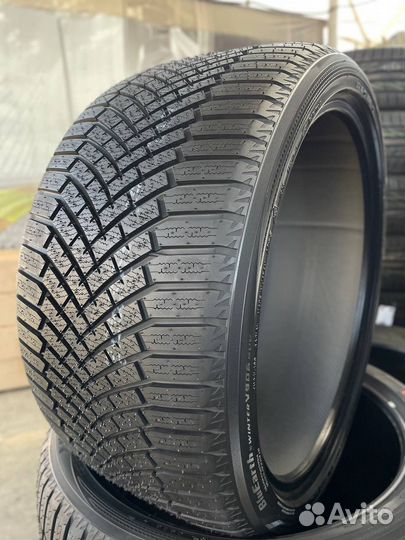 Yokohama BluEarth Winter V906 285/35 R22 106W