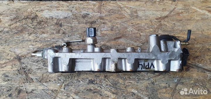 Коллектор впускной Volkswagen Golf V 2003-2009