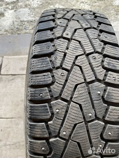 Pirelli Ice Zero 215/60 R16 99T