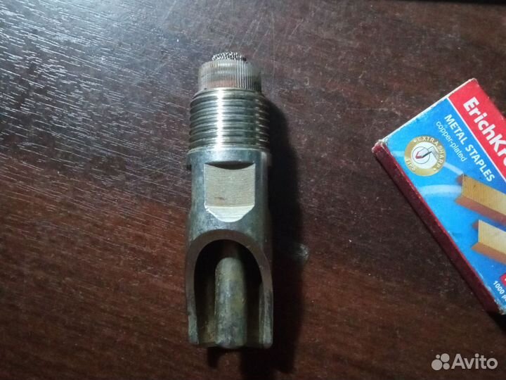 Поилка ниппельная для молодняка и отк-ных свиней