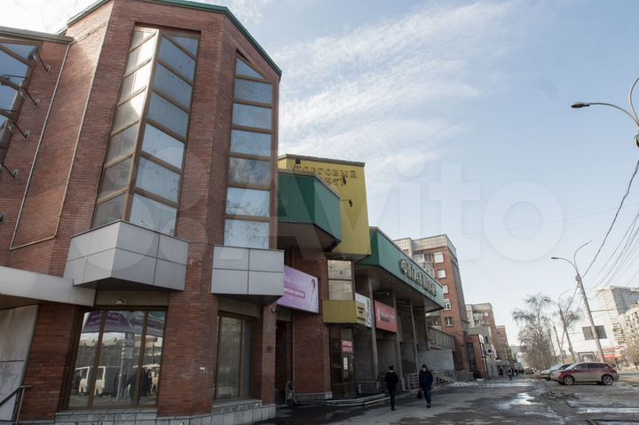 Торговое помещение на первой линии в центре с ндс