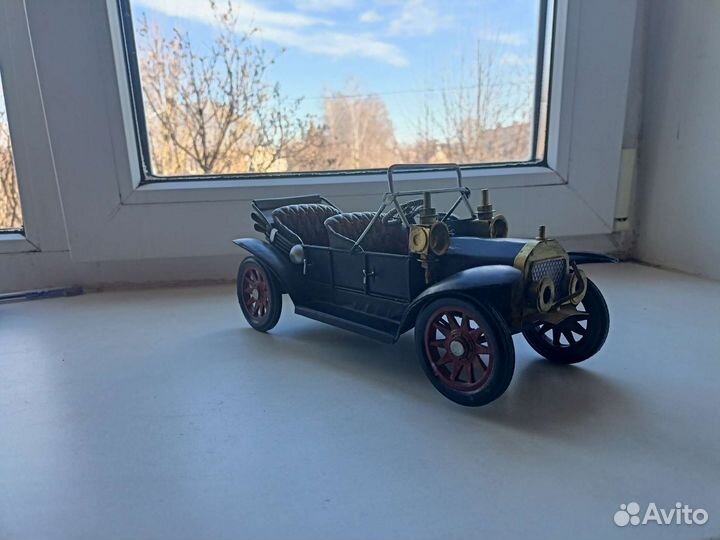 Ретро автомобиль