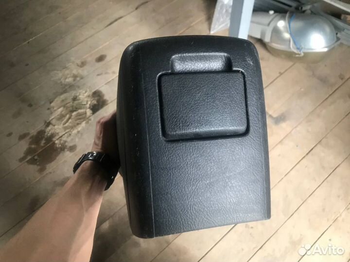 Подлокотник toyota avensis t250