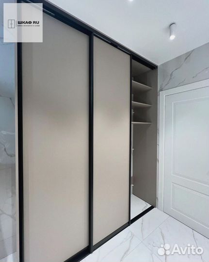 Шкаф распашной с фрезеровкой