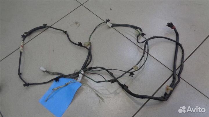 Проводка крышки багажника Mitsubishi Diamante 199