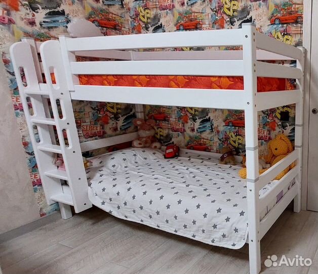 Двухъярусная кровать 