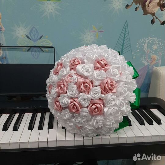 Свадебный букет из атласных лент