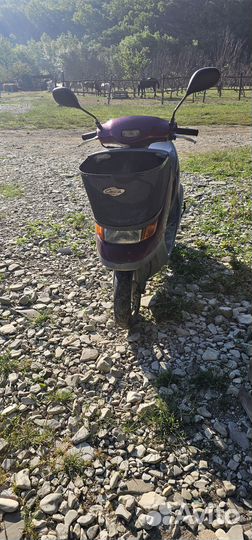 Продам скутер не битый не крашеный в родной краске