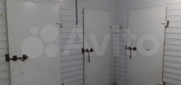 С холодильной камерой (без оборудования), юр.адрес