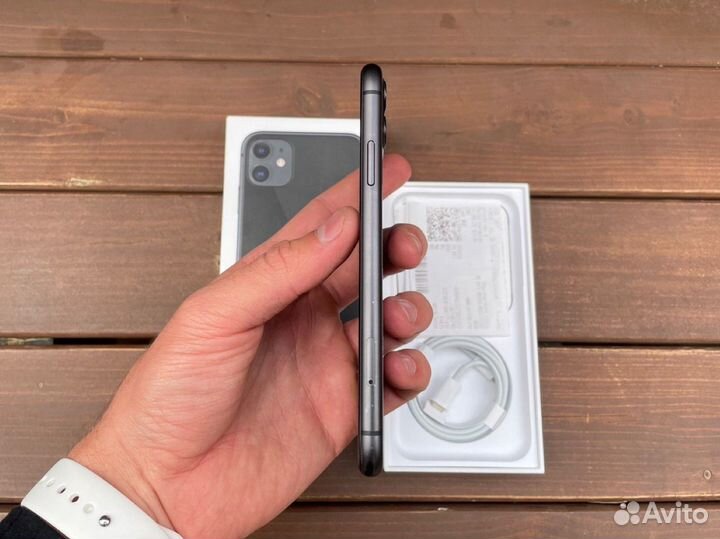 iPhone 11, 64 ГБ