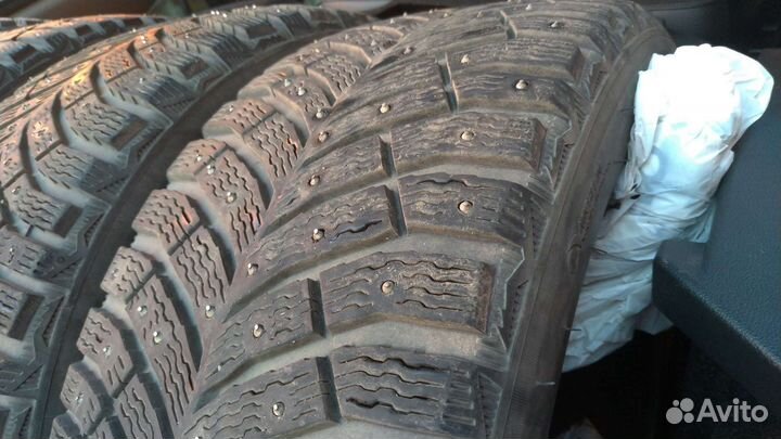 Michelin X-Ice North 4 235/45 R18 98T