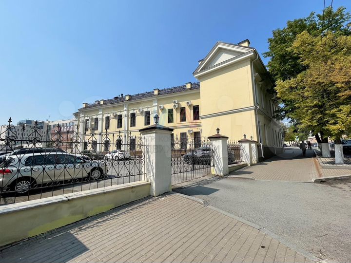 Офисный особняк в центре города