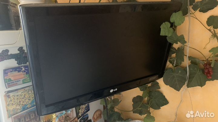 Телевизор lg с кронштейном