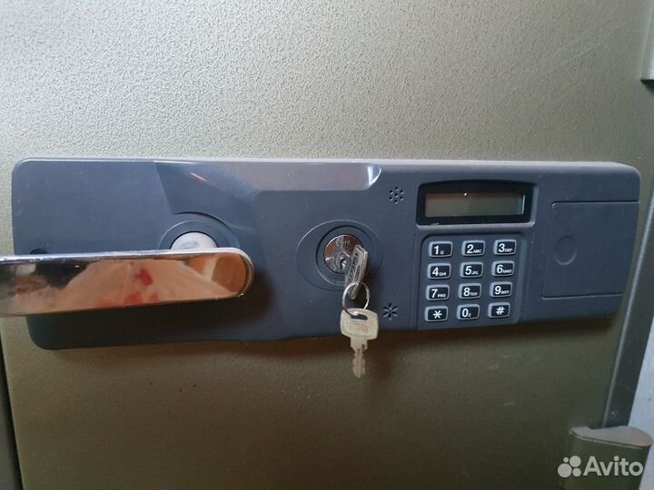 Сейф для денег и документов