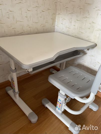Растущая парта и стул