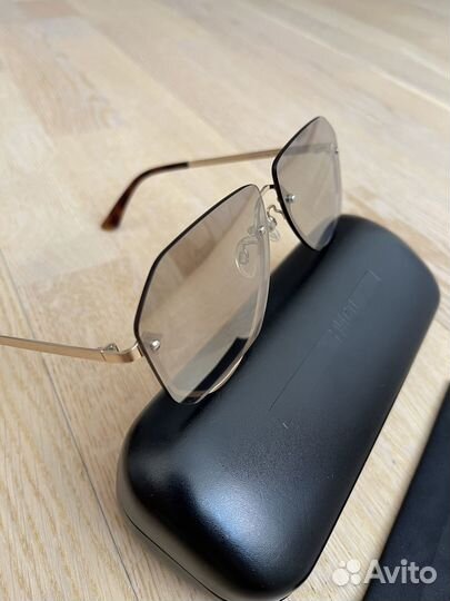 Солнцезащитные очки MCQ