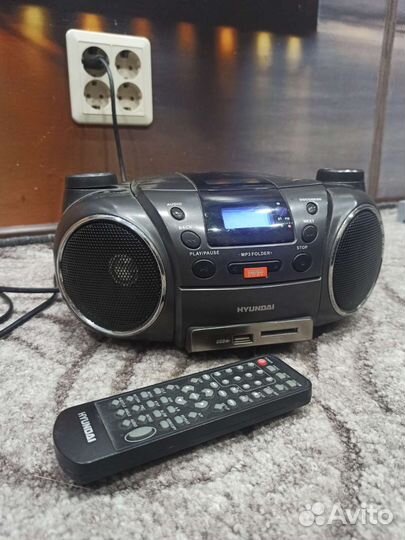Музыкальный центр Hyundai (на запчасти)